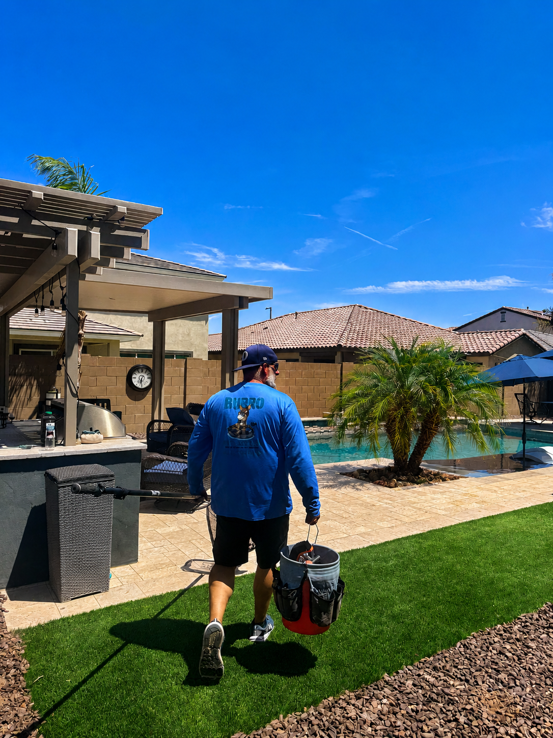 Pool maintenance with net skimmer